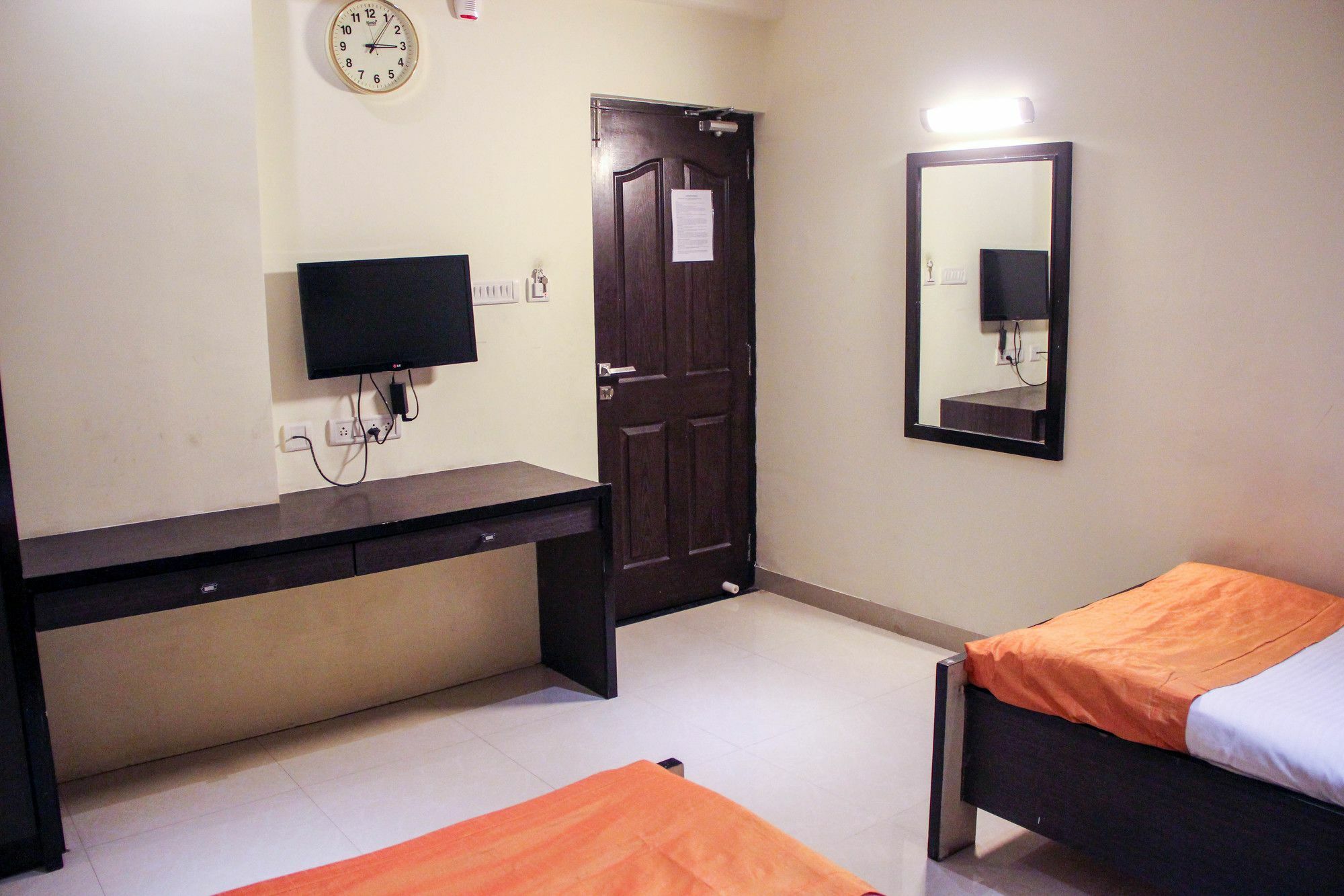 Oyo 5765 Chennai Residency T Nagar Otel Dış mekan fotoğraf